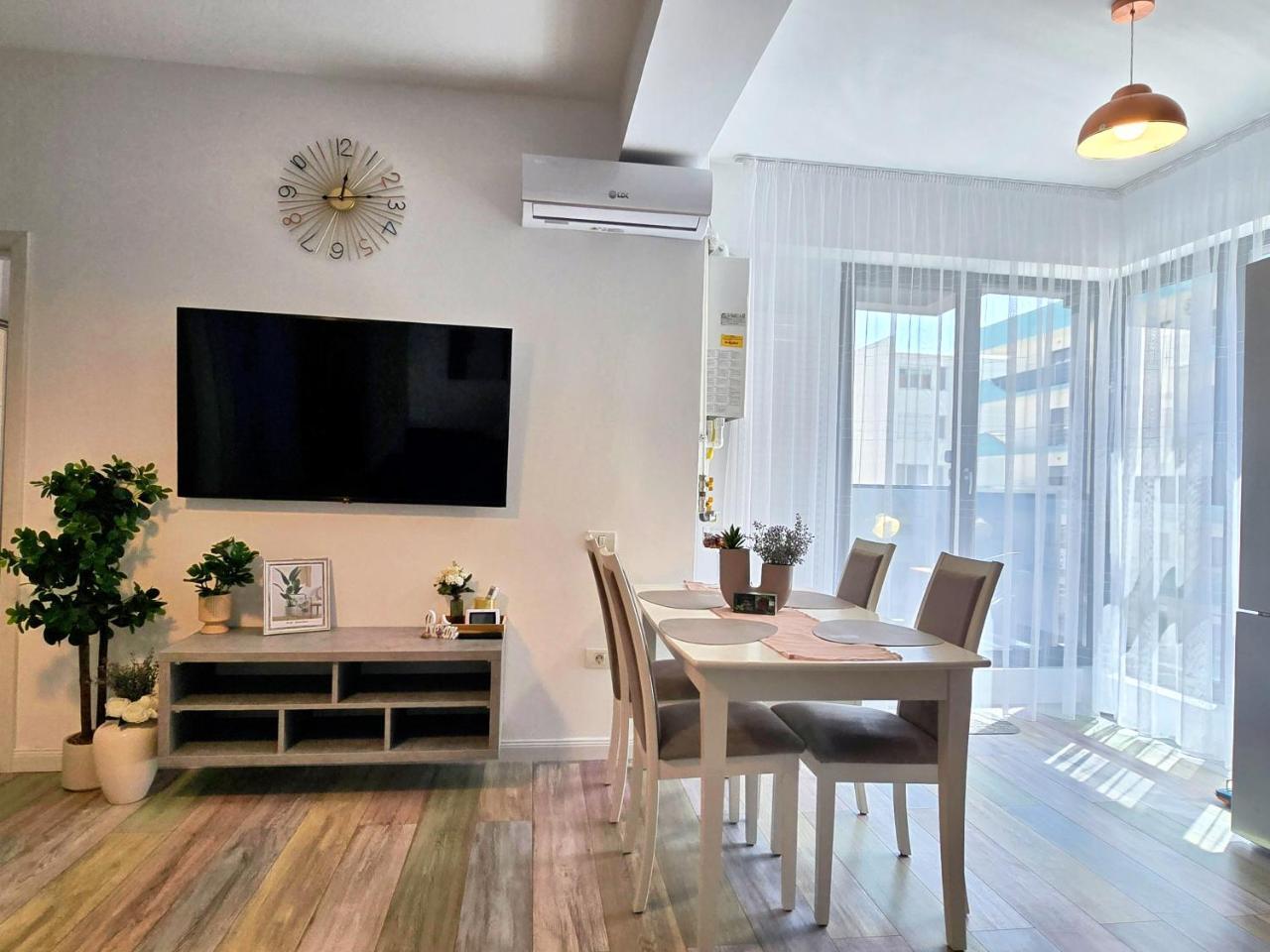 Velvet Waves - Endless Summer Mamaia Nord Apartaments