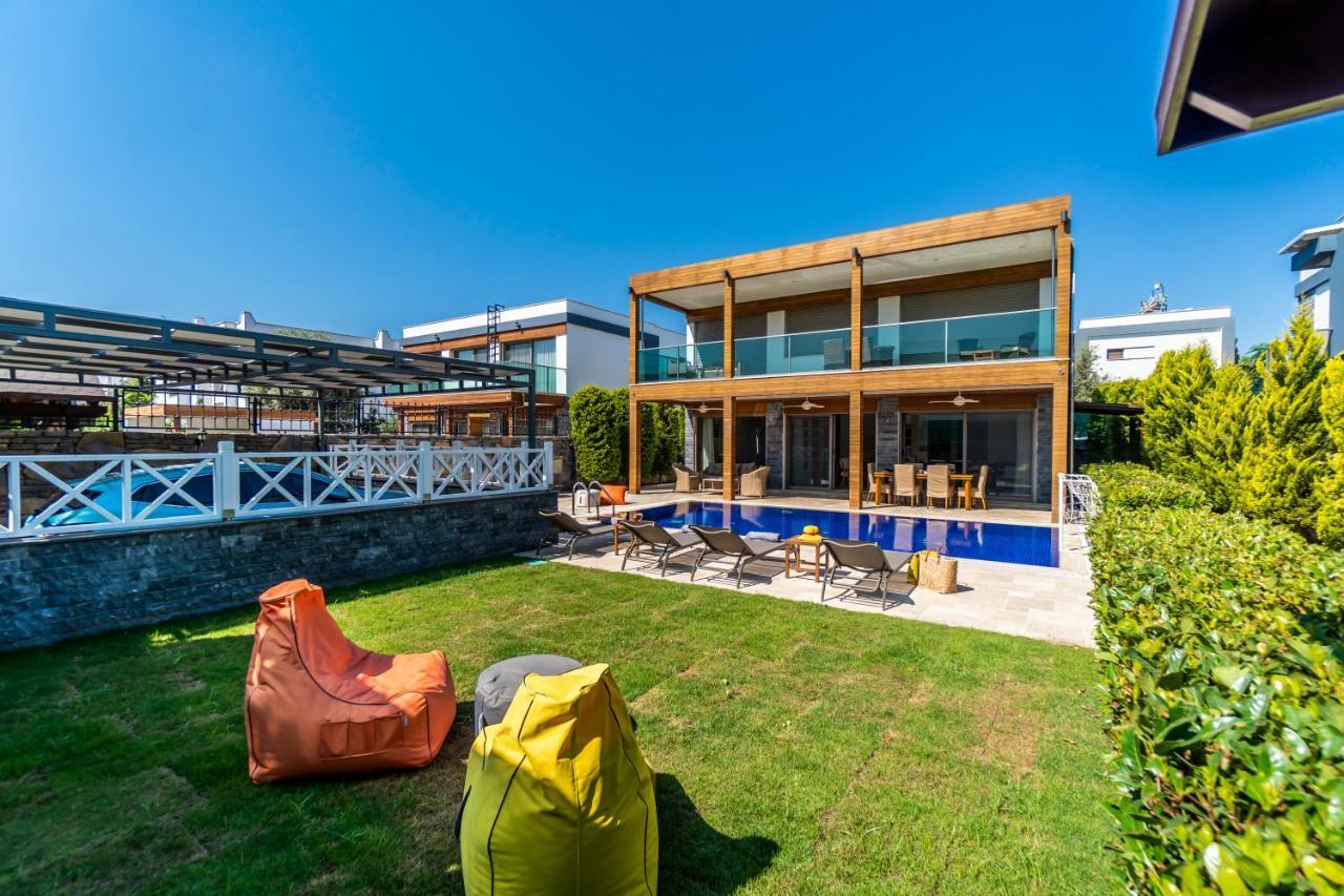 Deluxe Villa Emilie With Private Swimming Pool