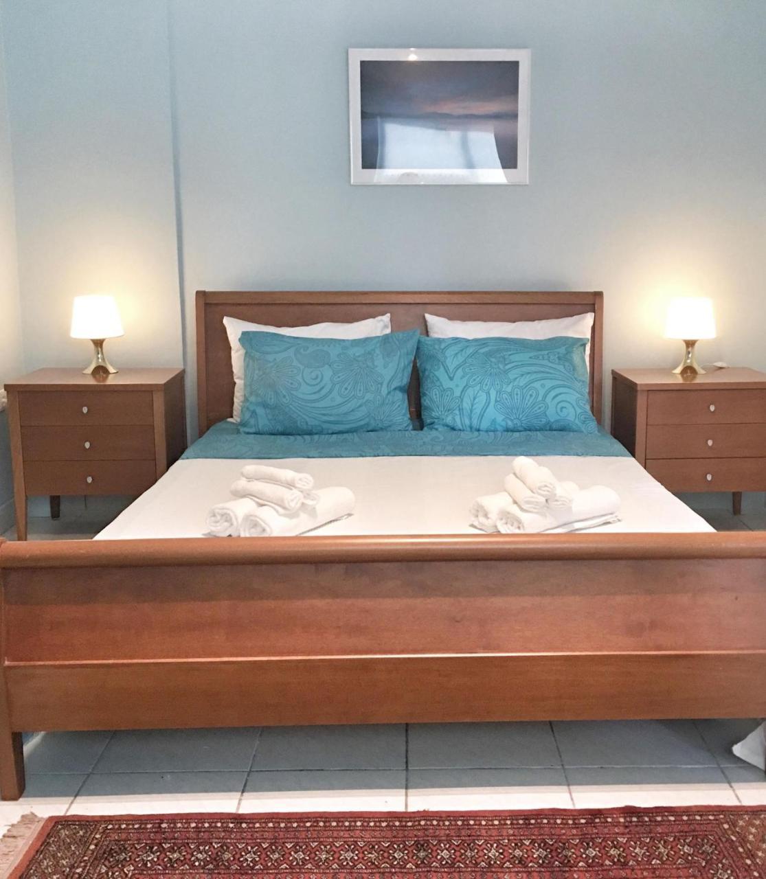 Renovated Apt 100m From Beach Wifi Ac