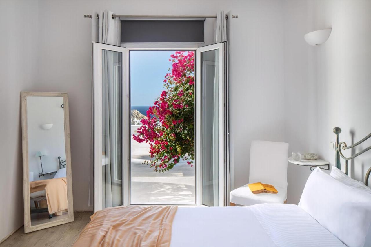 Spectacular Kalafatis Villa 8 Bedrooms Villa Vibhu Private Jacuzzis & Infinity Pool