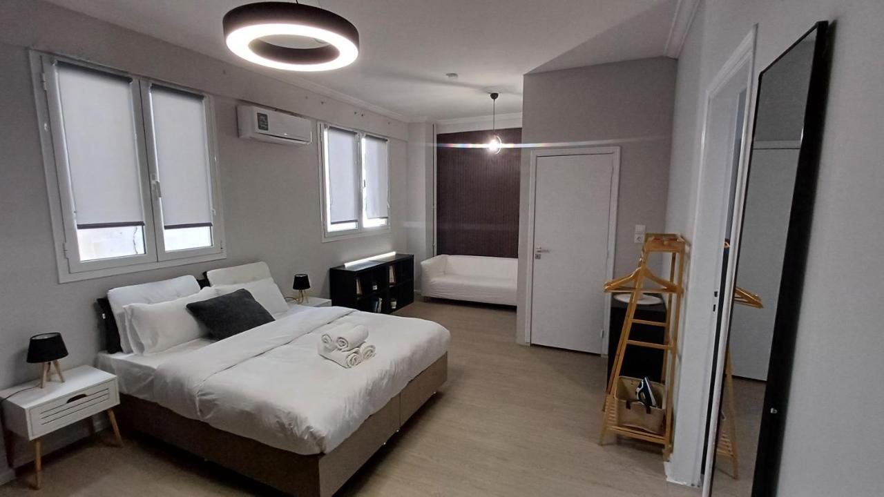 Aiolou Street Rooms & Apartments