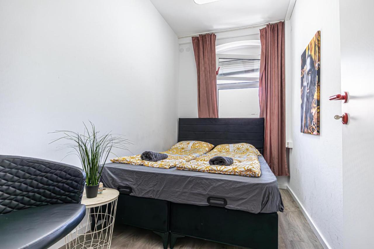 7 Br Apt, 15 Mins To Schonbrunn, Ideal For 15 Person