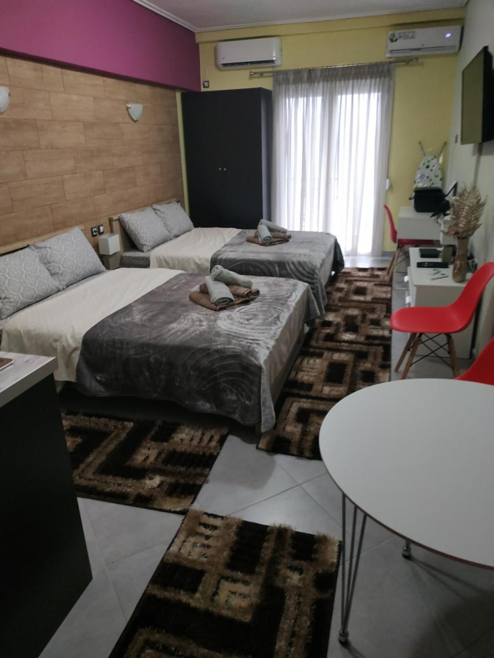 G M 1 Rooms Kentro In The Heart Of The City