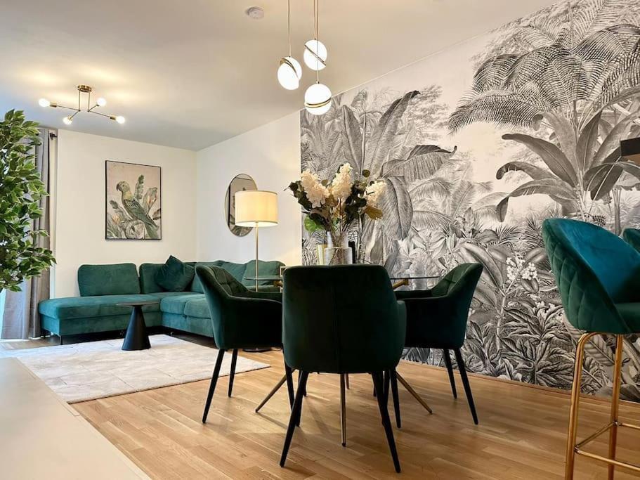 Balcony Apartment I 50 M I Near City Center