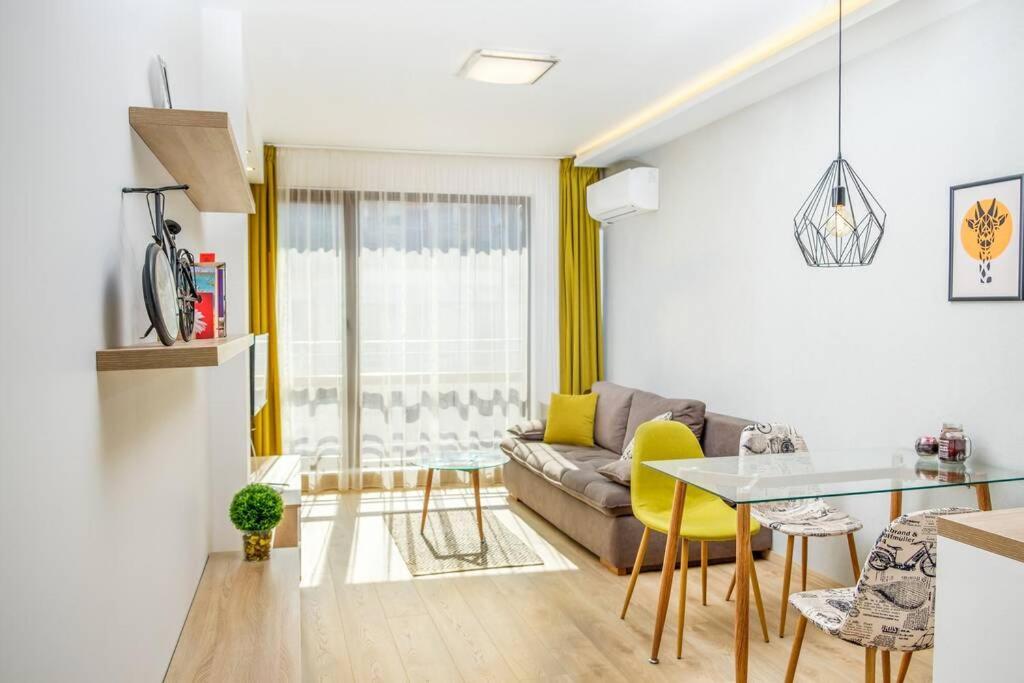 Charisma Apt Lux At Top City Center