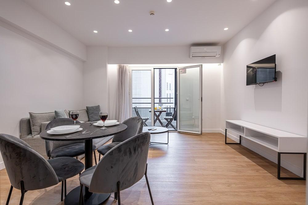 Kriel Suites by Liv Homes Room 102