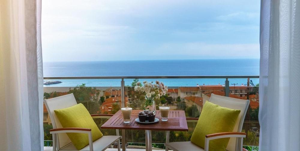 Greek Pride Cronwell Rahoni Hotel