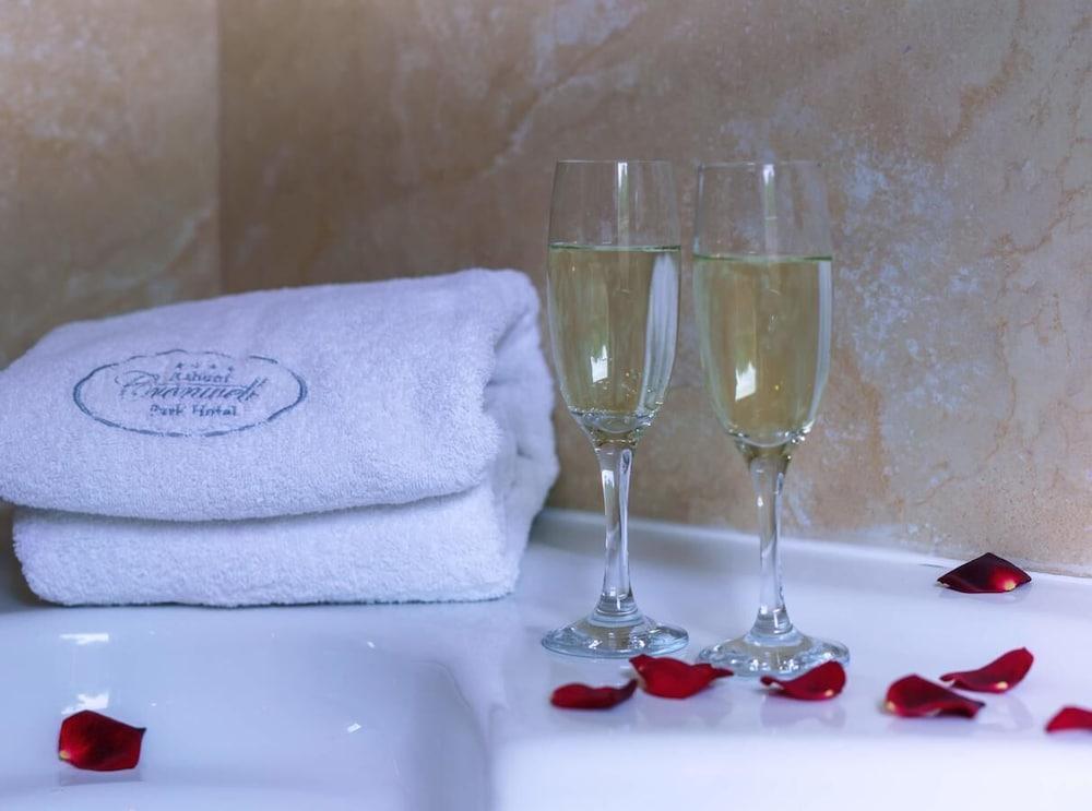 Greek Pride Cronwell Rahoni Hotel