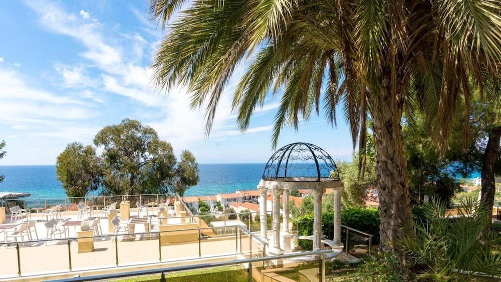 Greek Pride Cronwell Rahoni Hotel