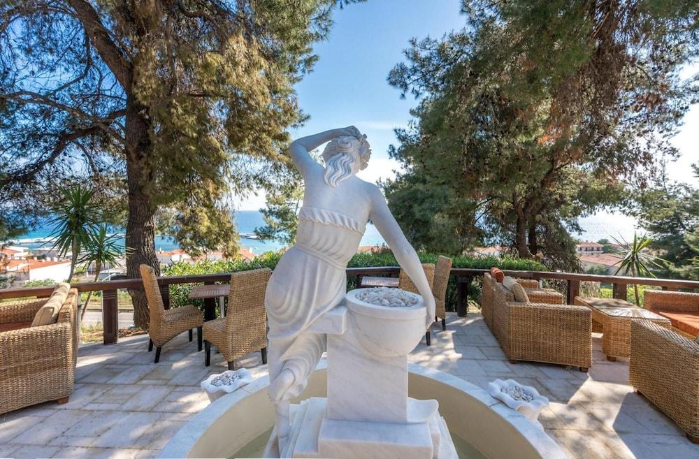 Greek Pride Cronwell Rahoni Hotel