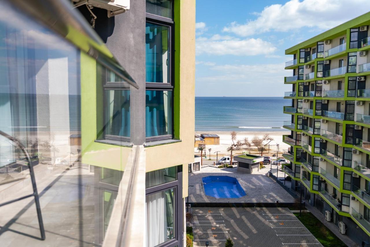 Pop Beach Pool & Spa Mamaia Nord