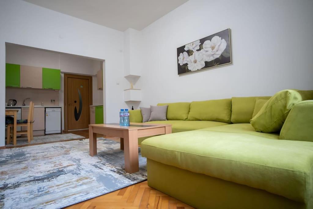 The Green Apartment In The Heart Of Old Sofia 1bdr