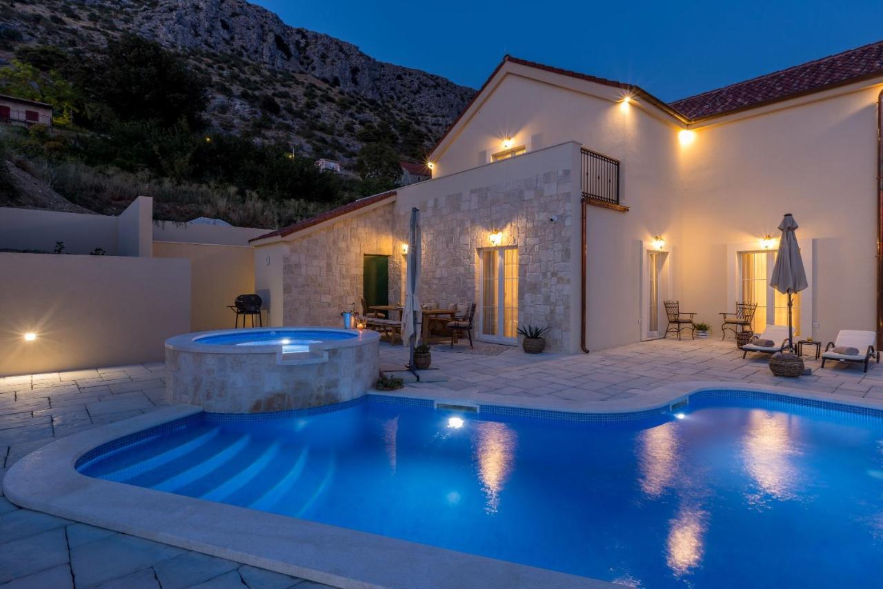 Villa La Residenza Mit Beheiztem Pool