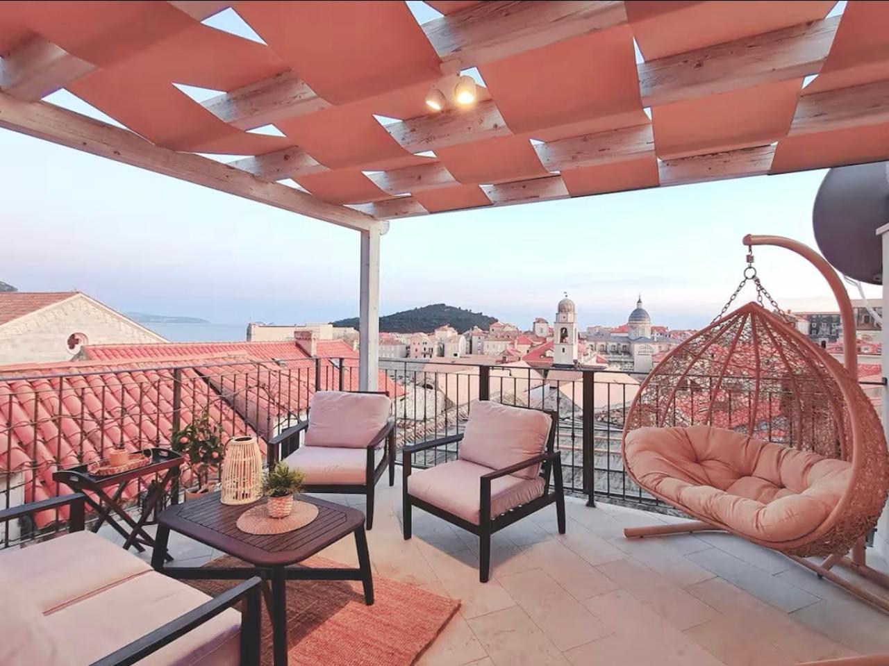 Auroom Superior Room & Terrace Central Old Town