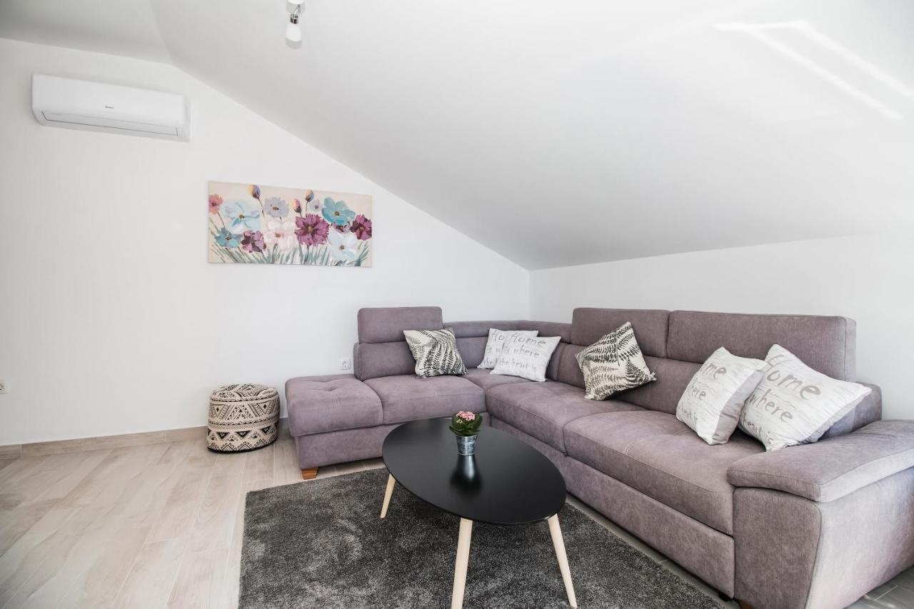 Apartment Hera With Balcony & Free Parking