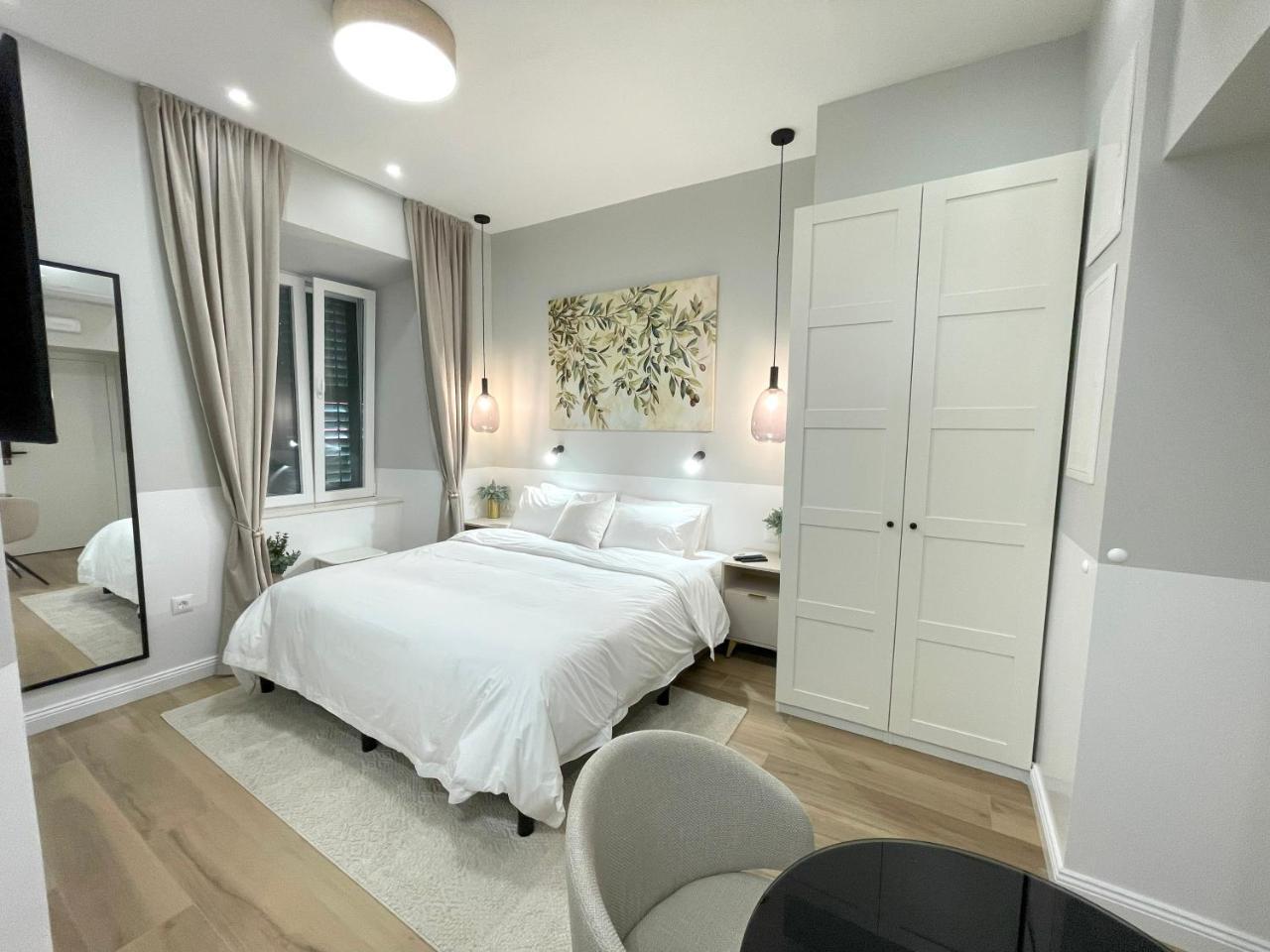 Olive Rooms