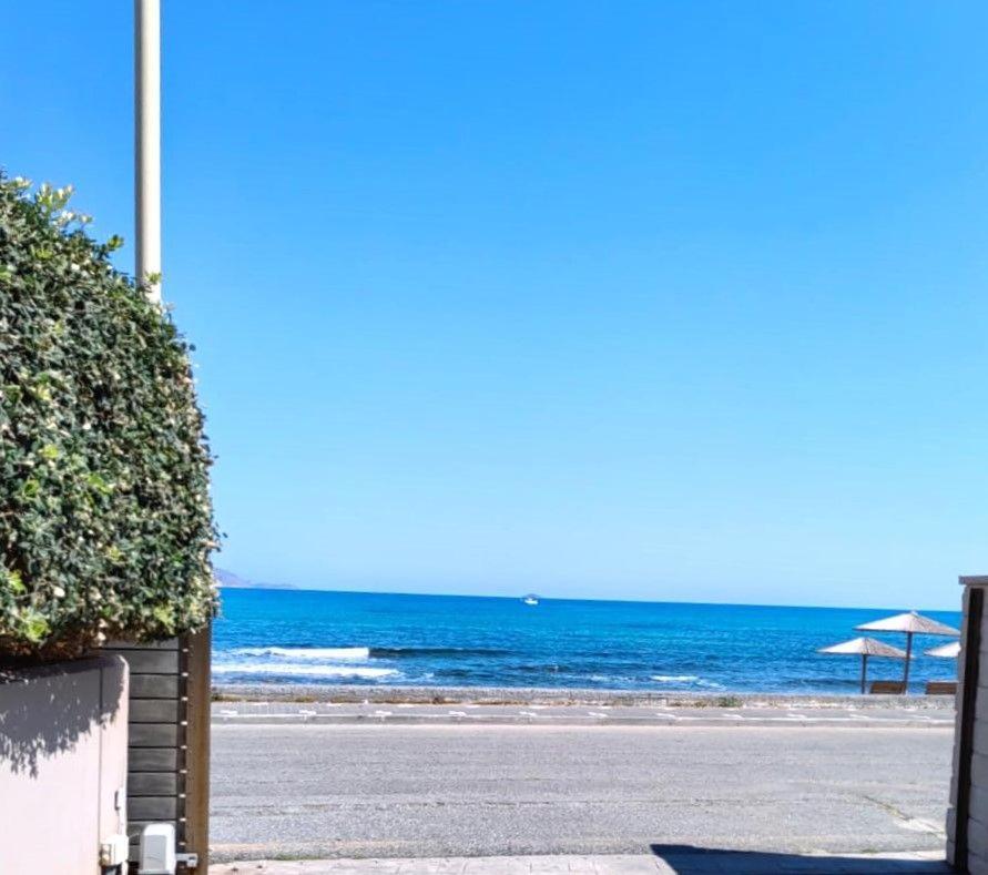 Turquoise Front Sea Apartment