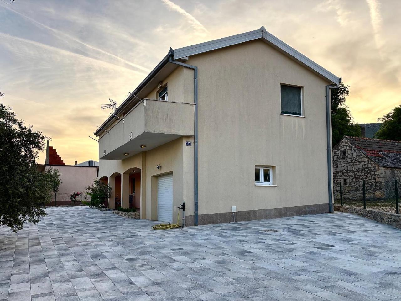 Olivetree Apartments
