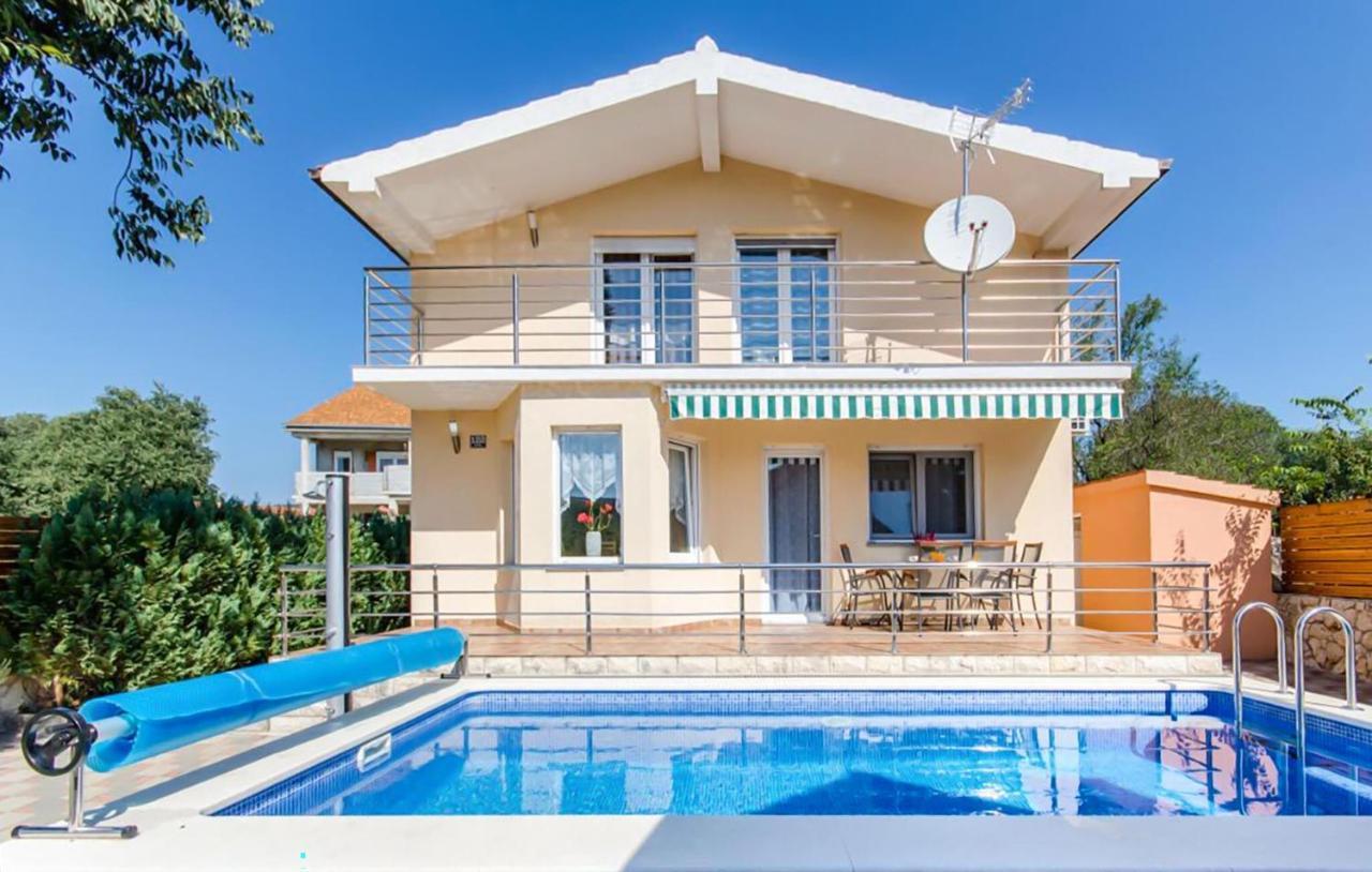 Cozy Home In Primorski Dolac