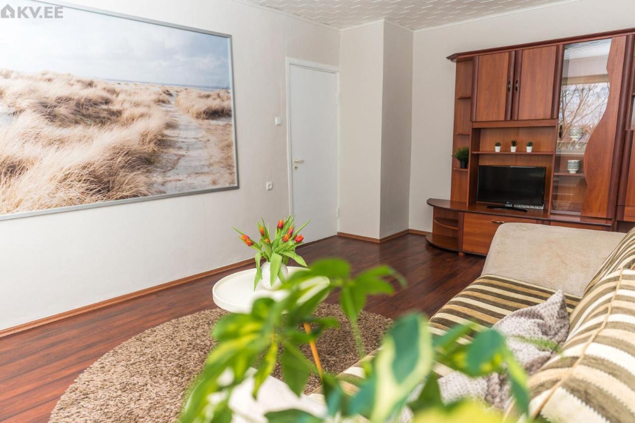 Cozy Apartment with Self Check-In & Free Parking