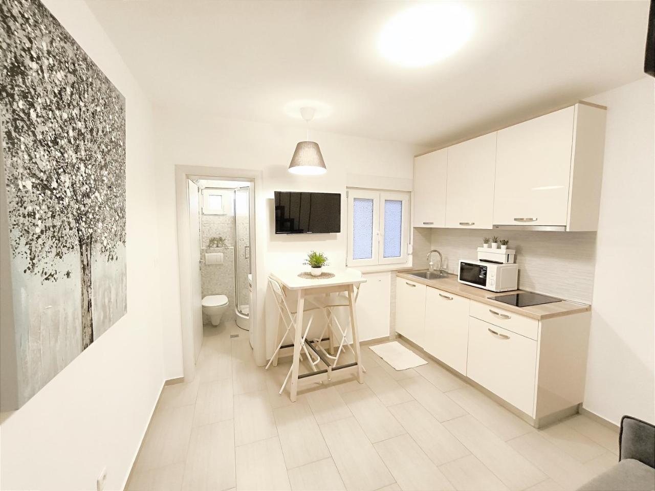 Central Apartment & Room Niko