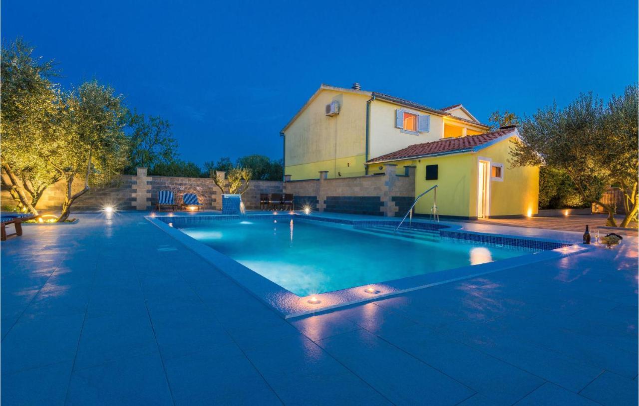 Awesome Apartment In Biograd Na Moru