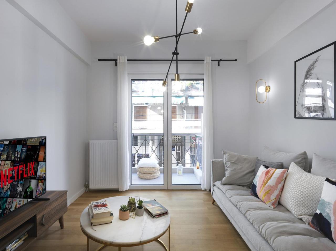 Fresh, New & Ready For You! Rnvtd Apt In Koukaki!