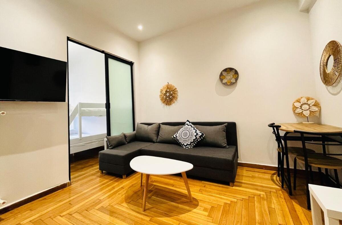 Acropolis Apartment In Syggrou