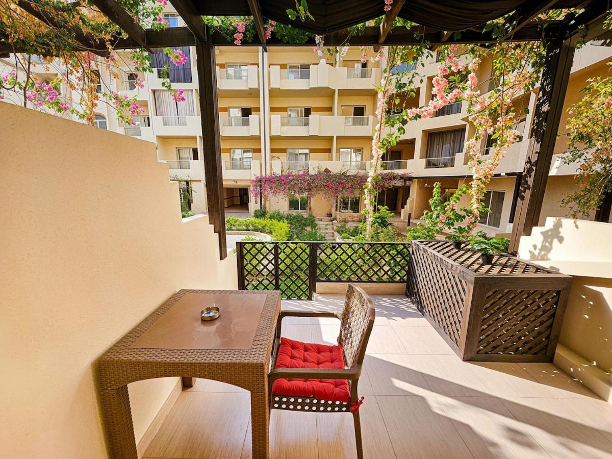 Free Beach - Private Terrace Studio with Wi-Fi, Smart Tv, 3 Pools - Florenza Khamsin (Adults Only)