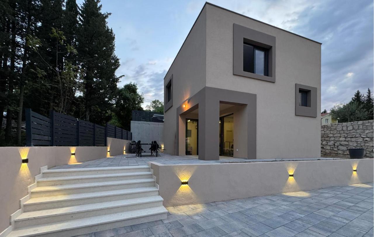 2 Bedroom Beautiful Home In Kremena