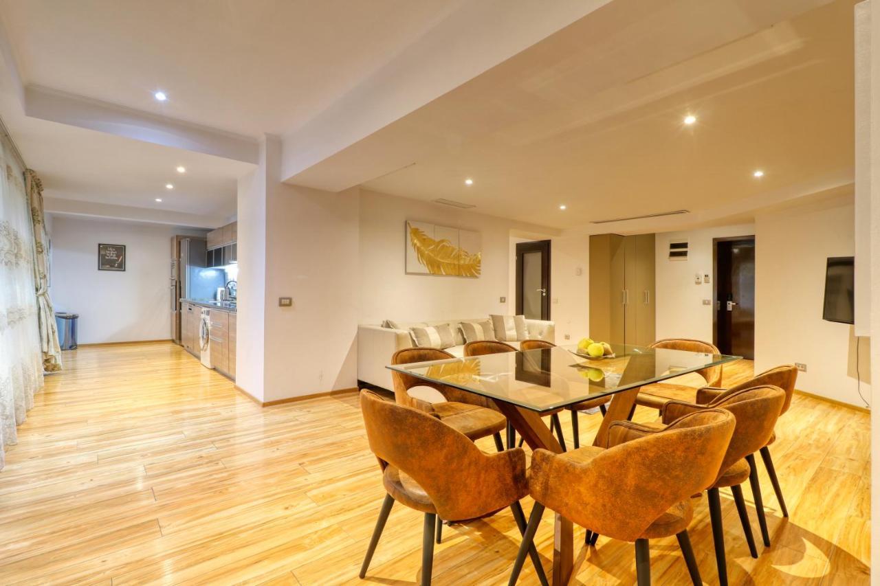 Luxurious 3 Bedroom Apartment In Herastrau