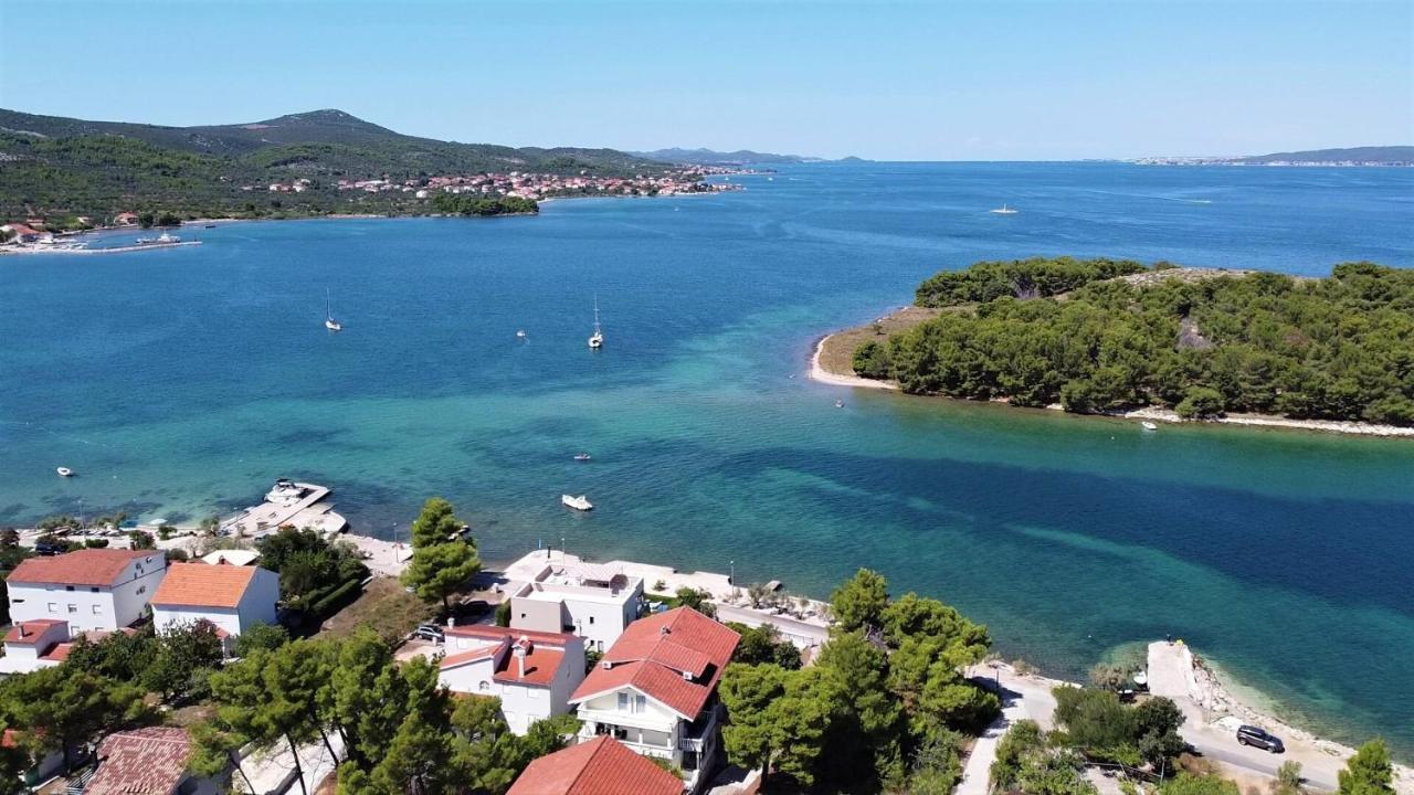 Villa Rosmarin Family Friendly, Beachfront