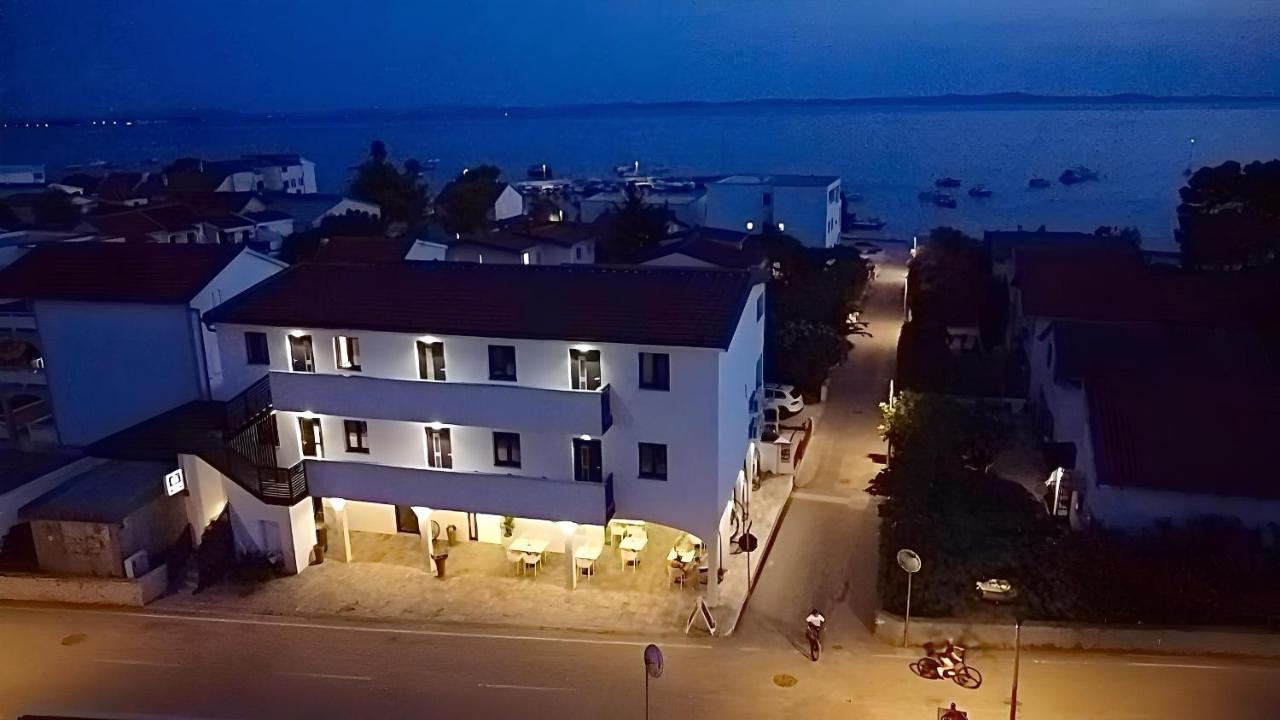 B & B Bloom Apartments