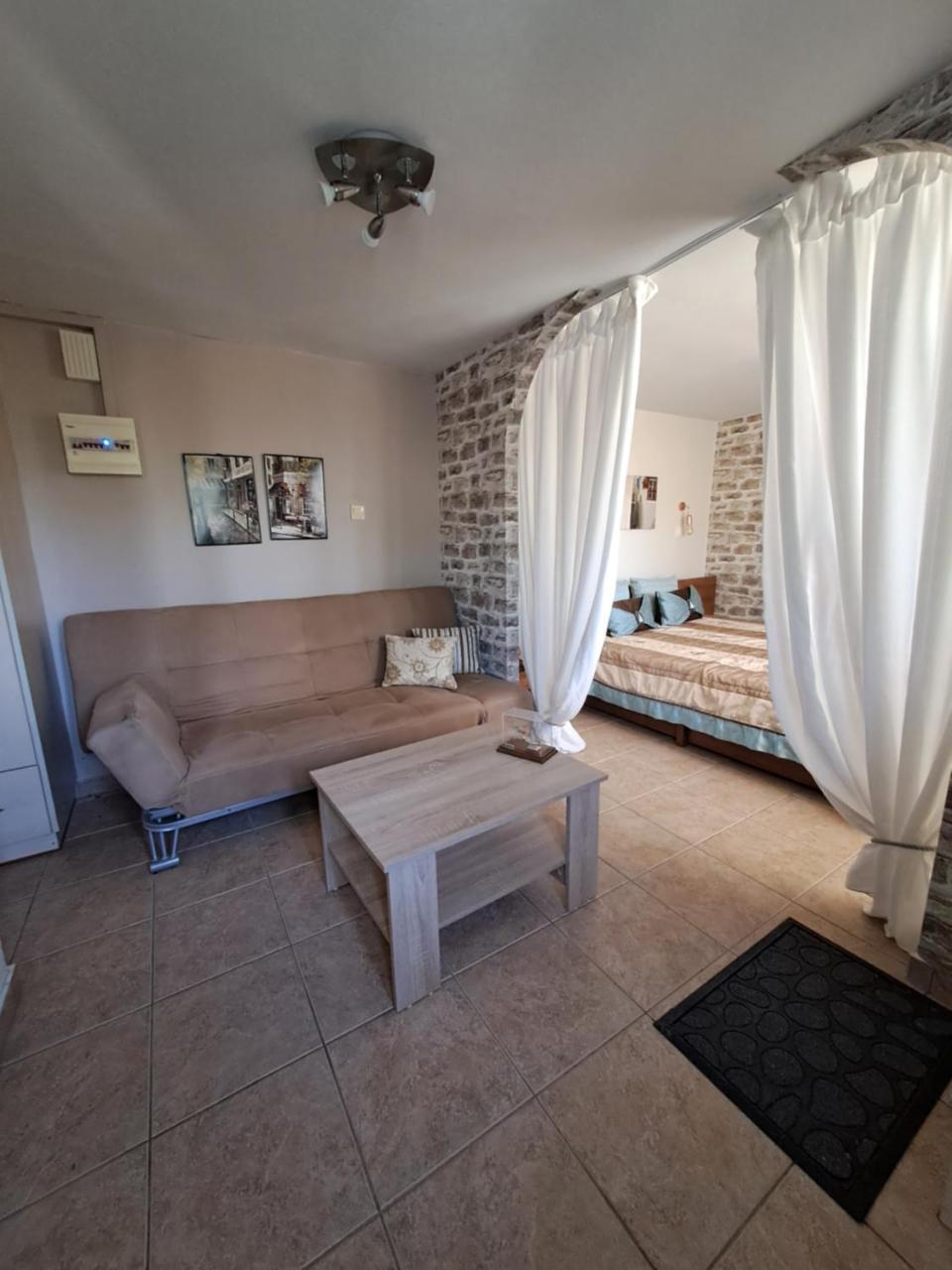 Cozy Home In Karystos Bouros