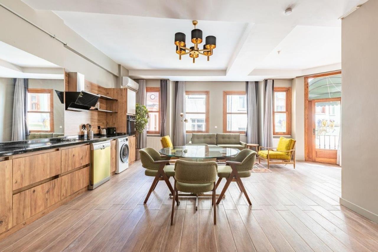 Stunning Bright Central Modern 1bd Balat Gem! #328