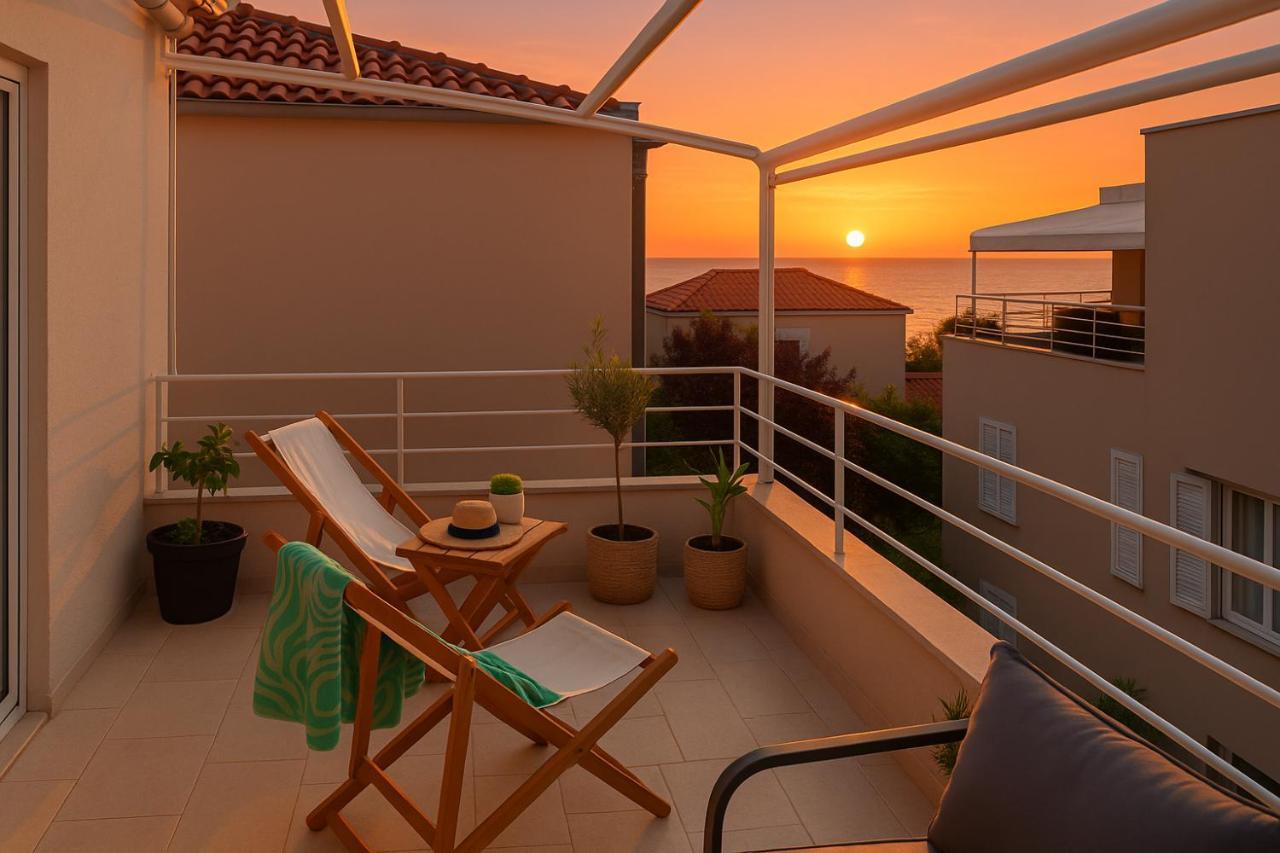 Sunny Resort Apartment With Seaview 1314
