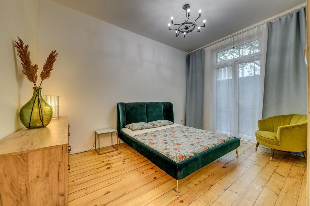 Classic Charm 2bd Central Apartment by Flatmanager