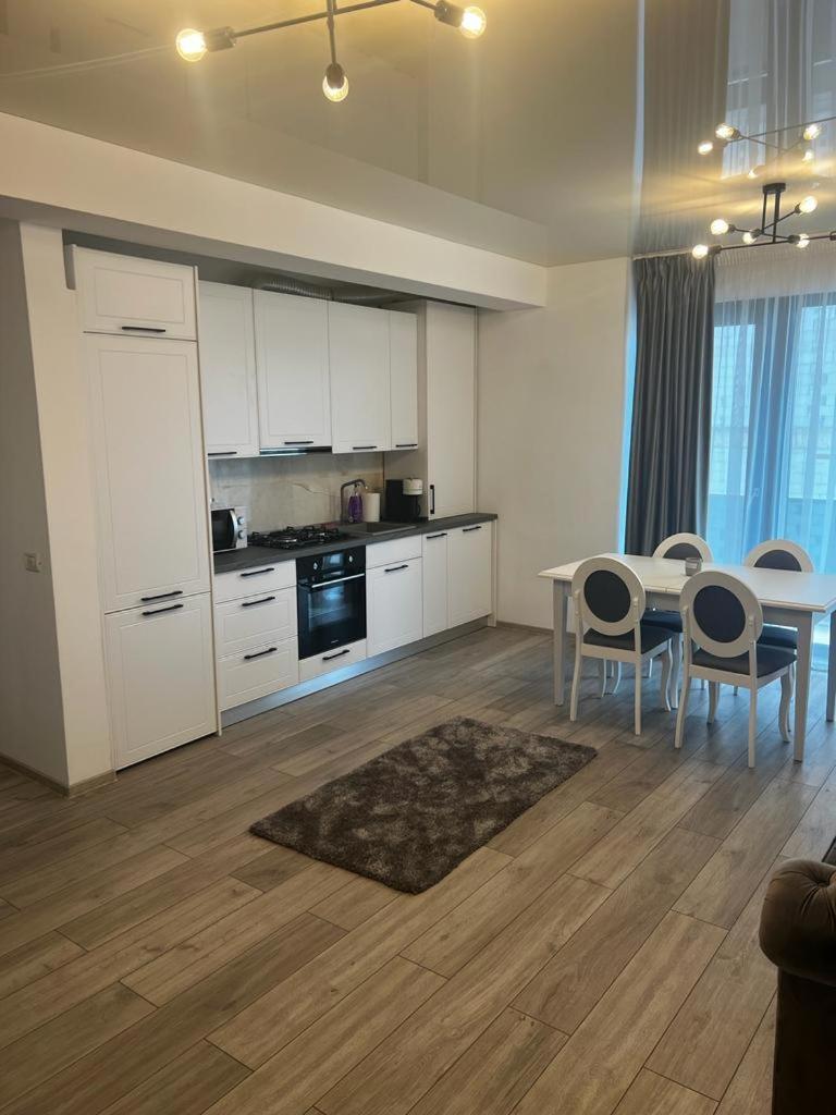 201 B1 Almar Luxury Residence-renting Apartments & Free Pool