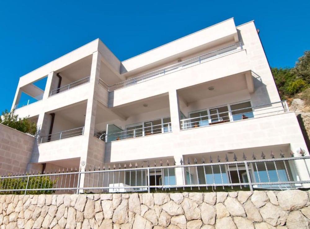 Villa by The Sea