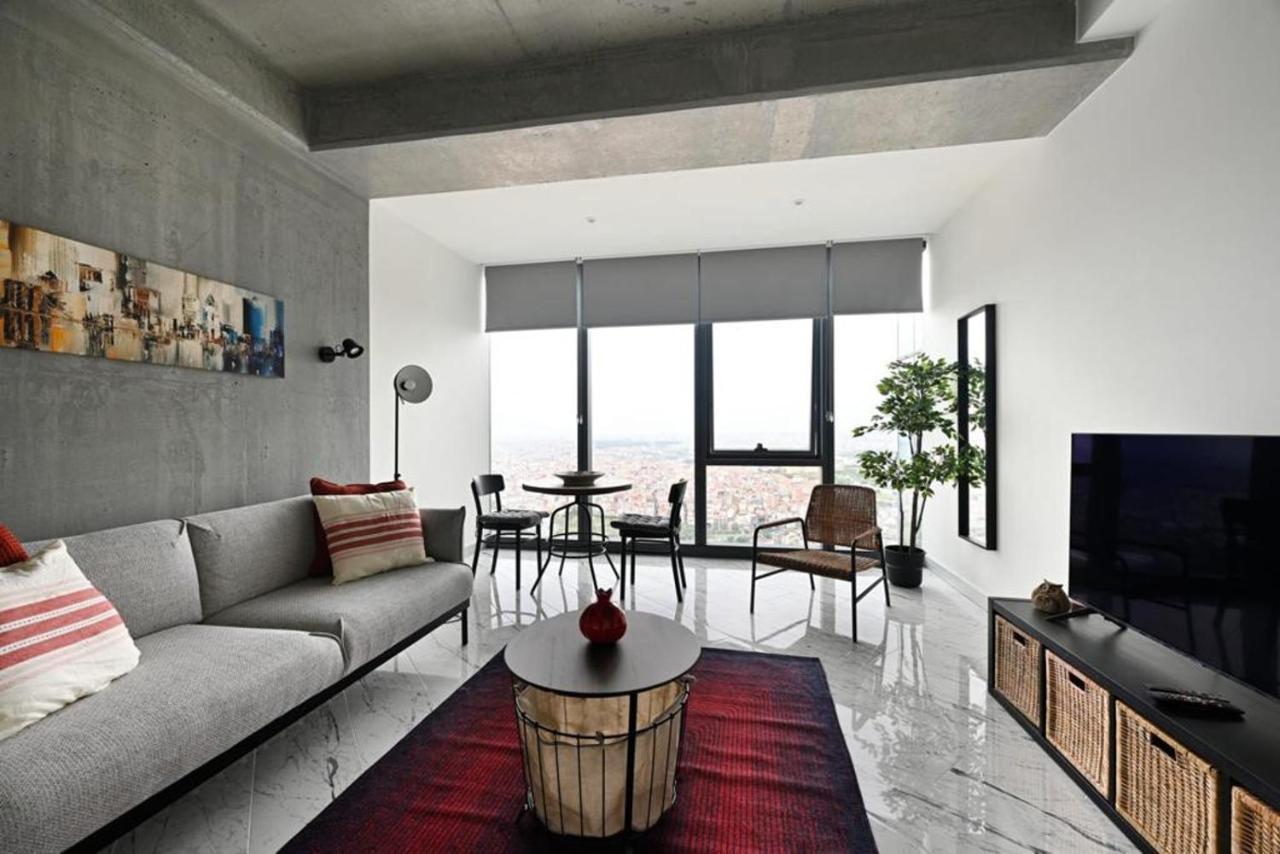 Gorgeous Bright Studio W Parking Poolviews! #236