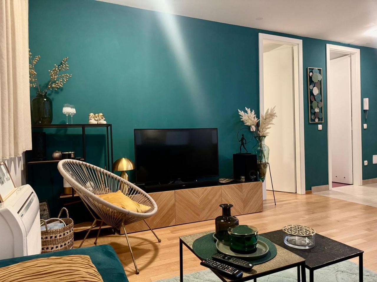 Cozy Apartment On Top Location With Private Parking