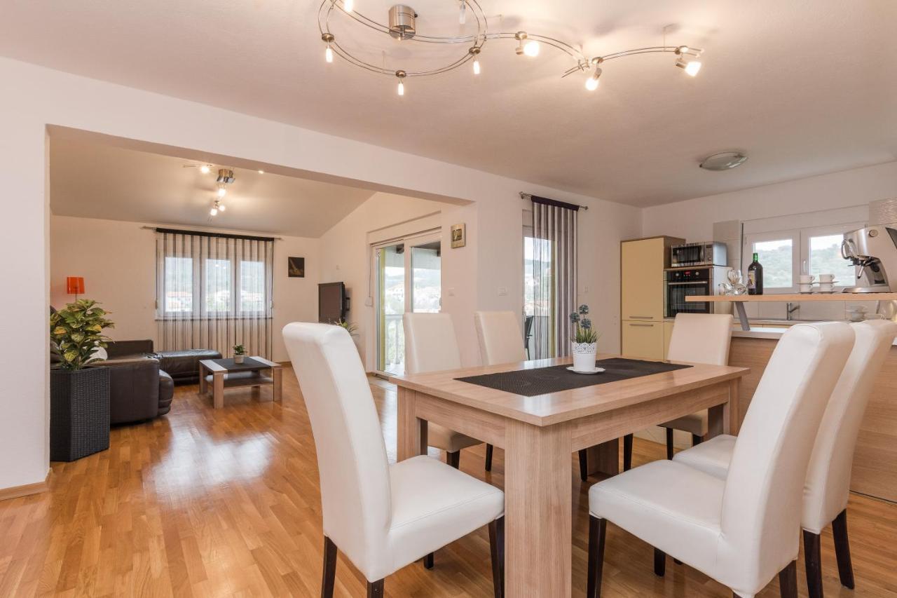 Apartment Natalie Sea View With 3 Bedrooms & Everything Is Air-conditioned