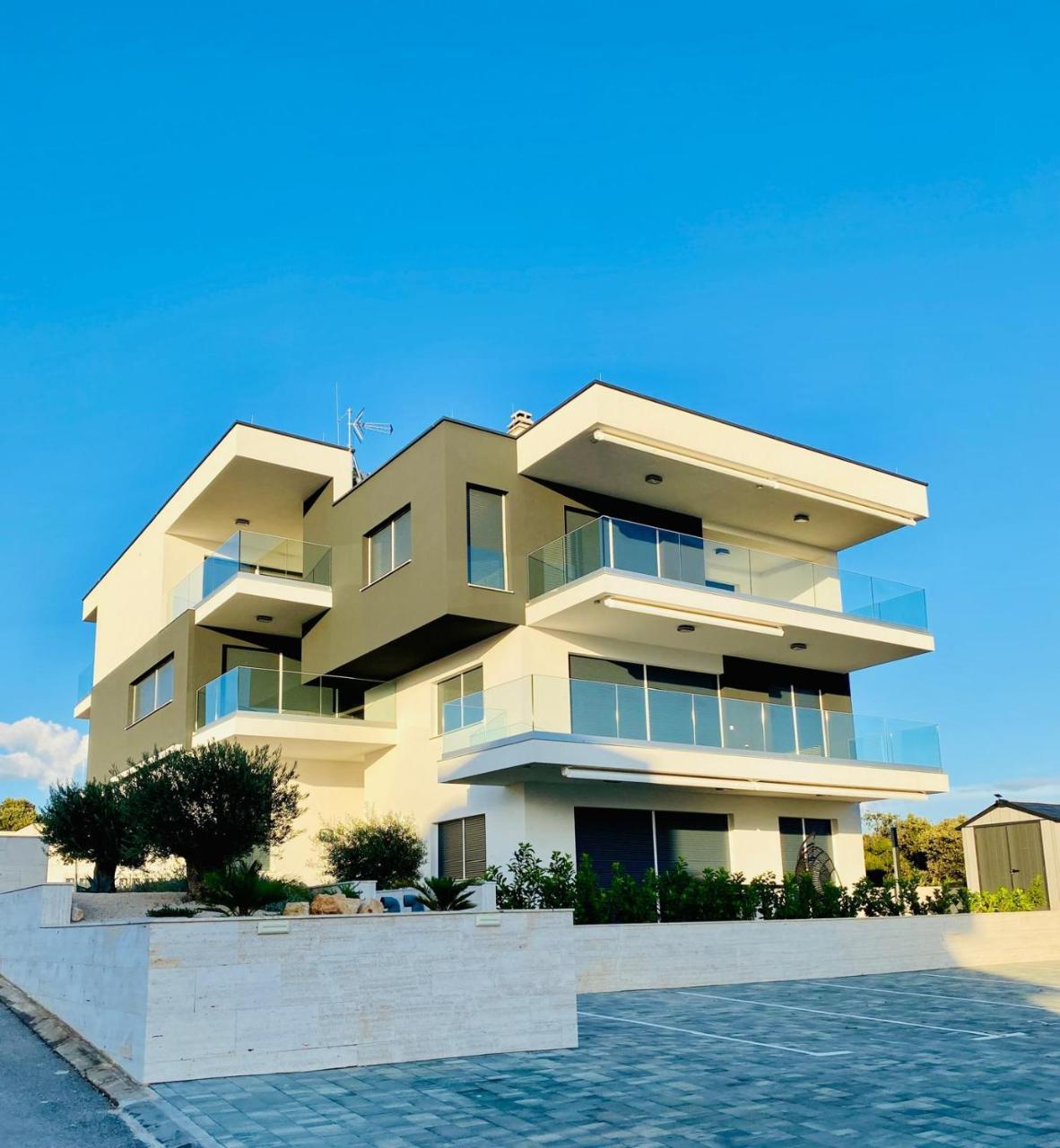 Green Maslina Beach Apartment