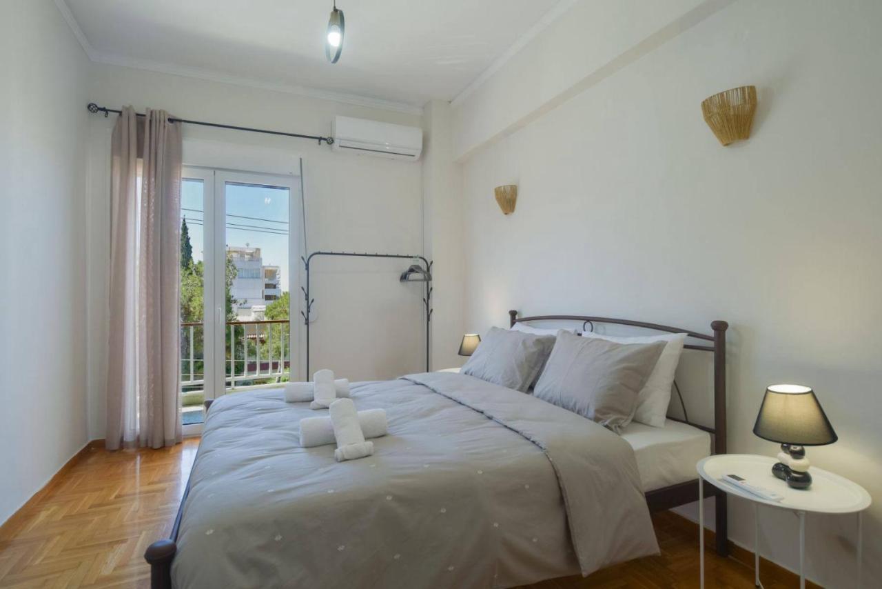 Feels Like Home, Glyfada Apartment