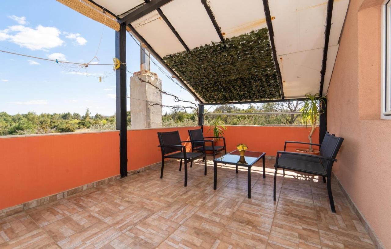Lovely Apartment In Benkovac With Wifi