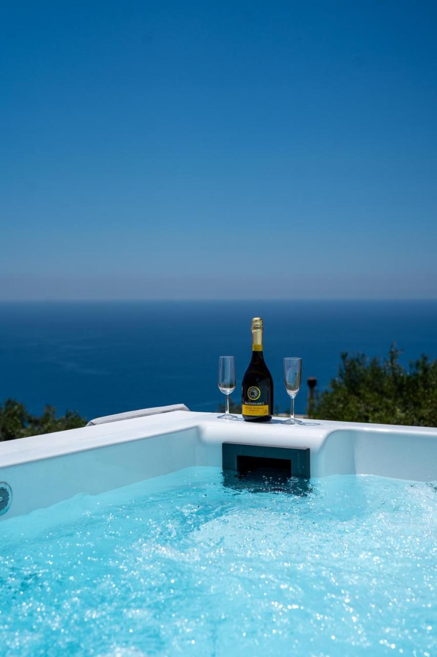 Elaia's Villas Hot Tub & Seaview