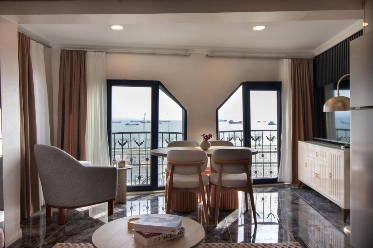 Luxurious & Elegant 2br W Stunning Views