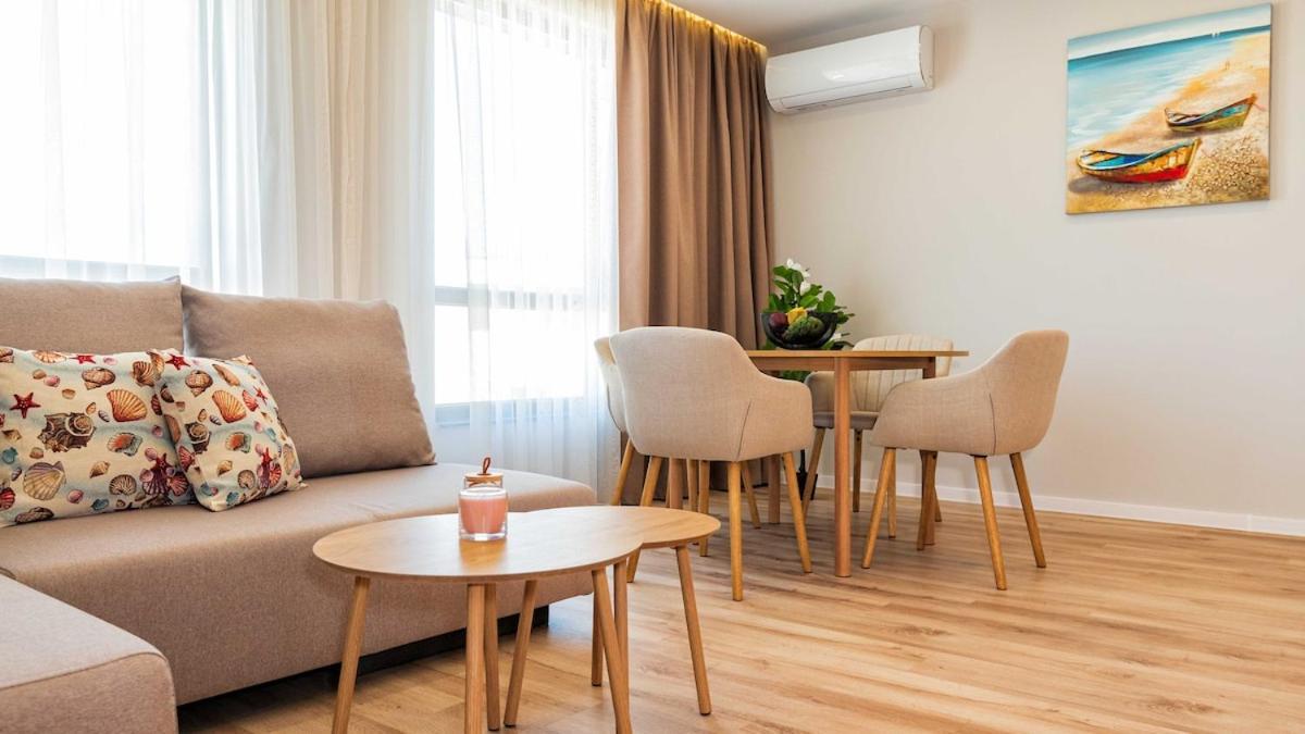 Pink Holiday Apartment