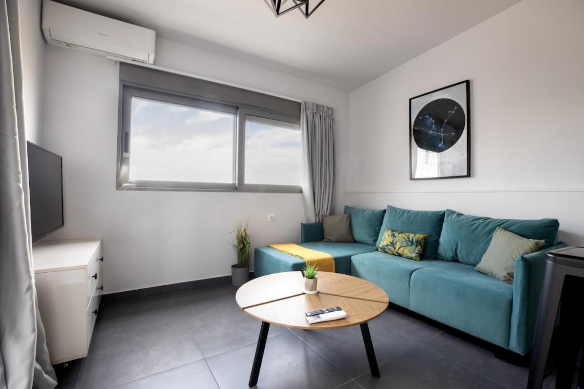 Andromeda 1 Bedroom Apt & Terrace In Athens