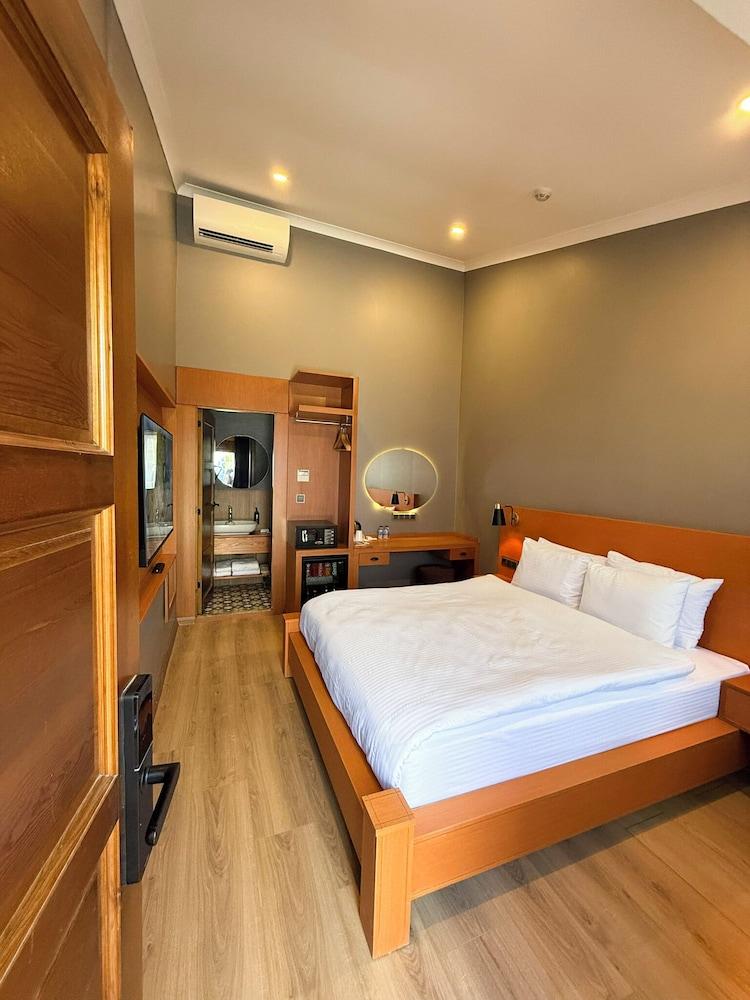 Navy Inn Hotel